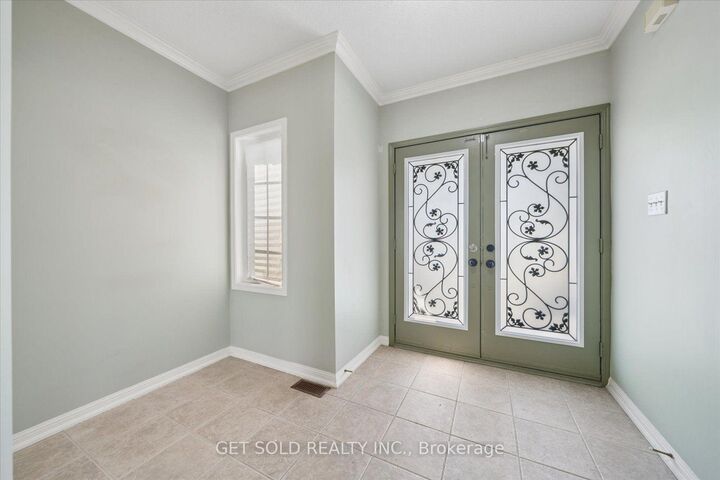 Property Photo: 122 Medland Avenue ON L1P 1W7