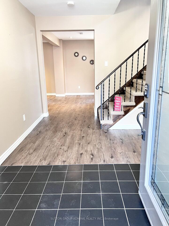 Property Photo: 71 Trillium Crescent ON L4N 6H6