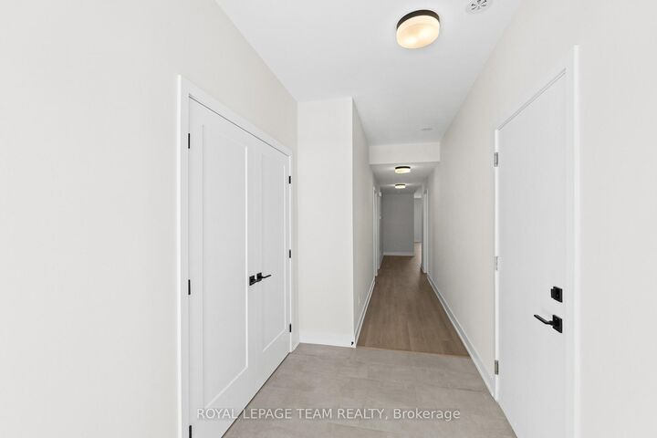 Property Photo: 1098 Moore Street 2 ON K6V 7N1