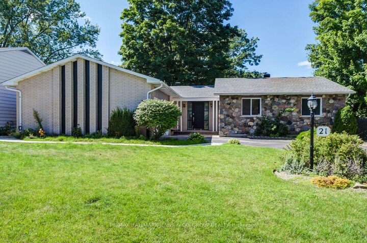 Property Photo: 21 B St Remy Drive ON K2J 1A7