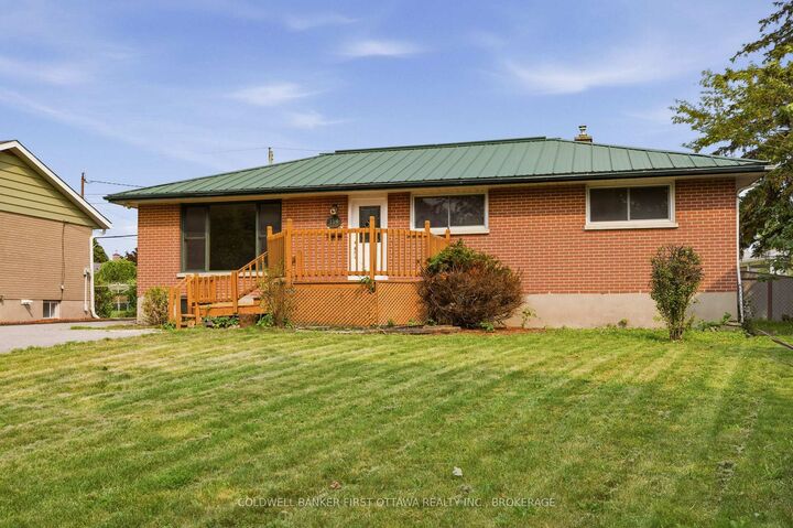 Property Photo: 110 Liddell Crescent ON K7M 2T6