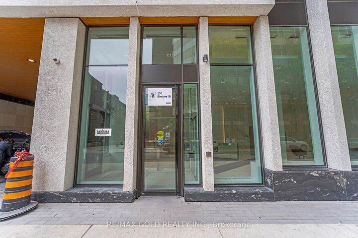 Property Photo:  230 Simcoe Street 2818  ON L6X 2Y8 