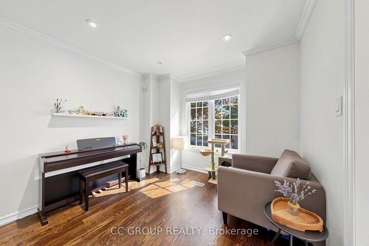 Property Photo: 34 Glendennan Avenue ON L6B 1C7