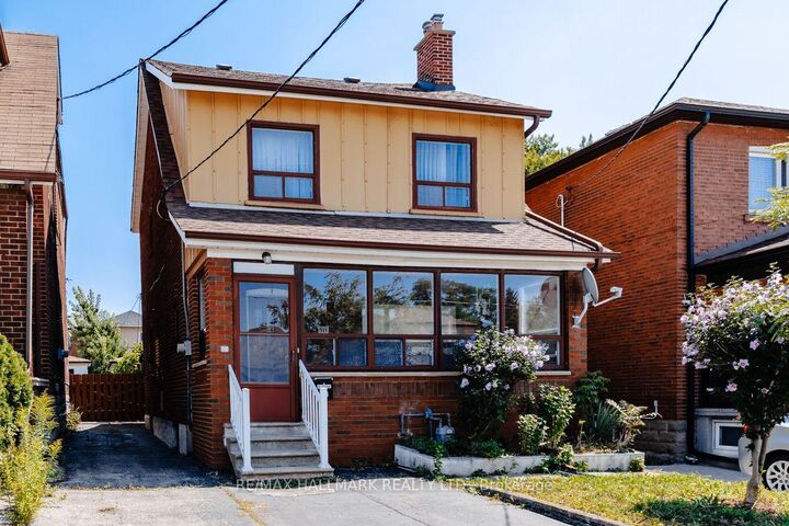 Property Photo: 511 Northcliffe Boulevard ON M6E 3L4