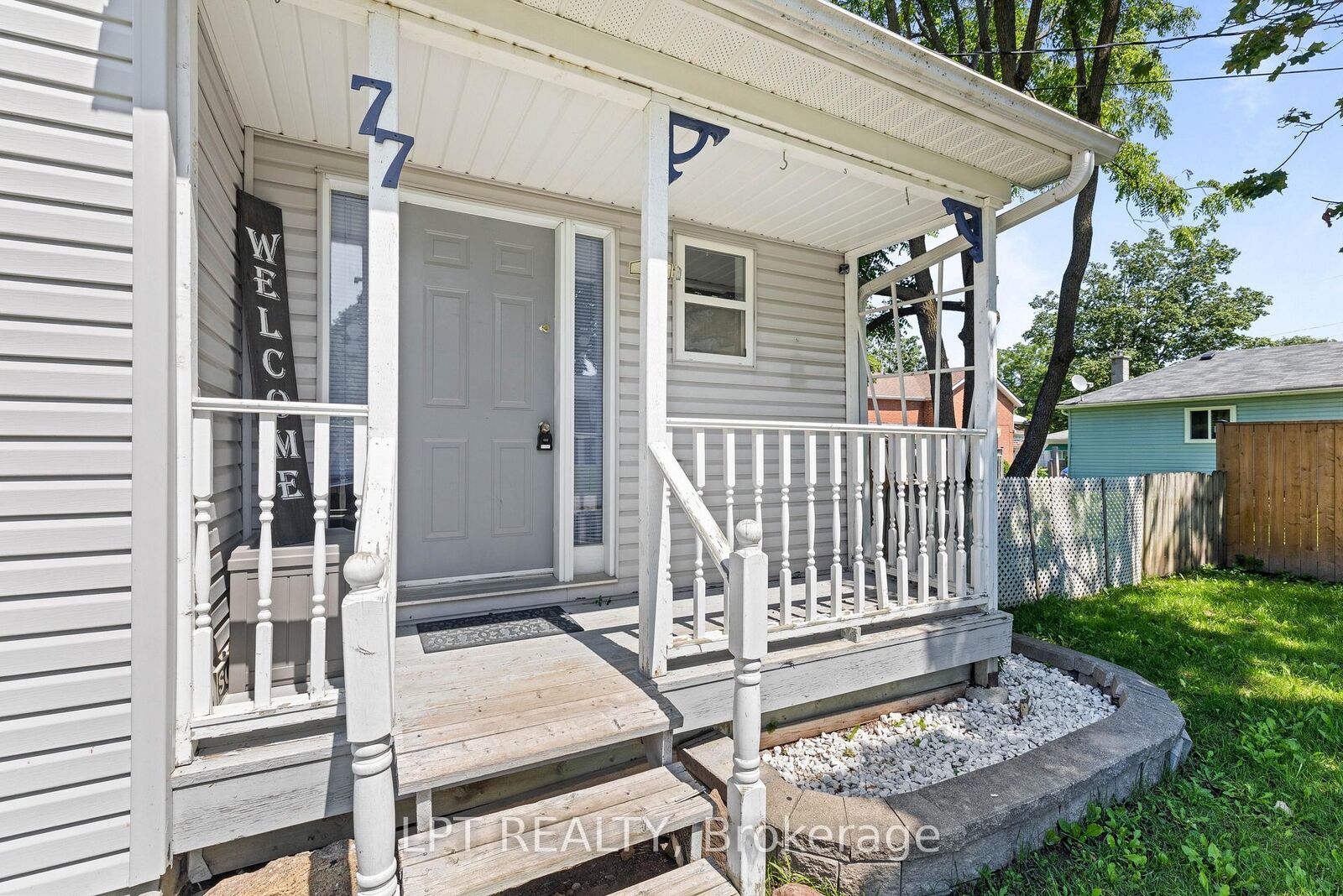 Property Photo: 77 Munro St West Street W ON L0E 1E0