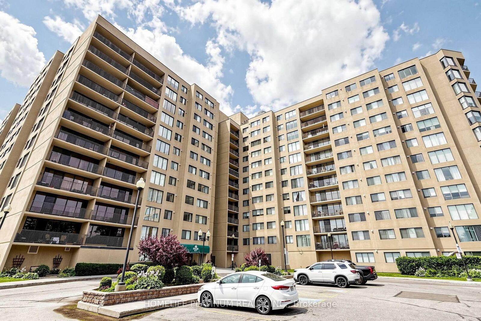 Property Photo: 6500 Montevideo Road 605 ON L5N 3T6