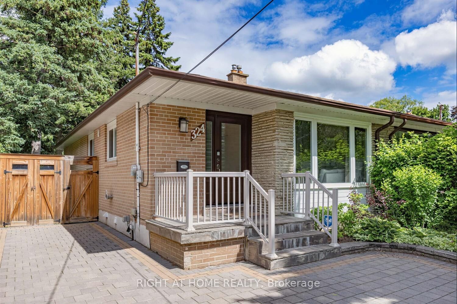 Property Photo:  324 Woodsworth Road  ON M2L 2T6 