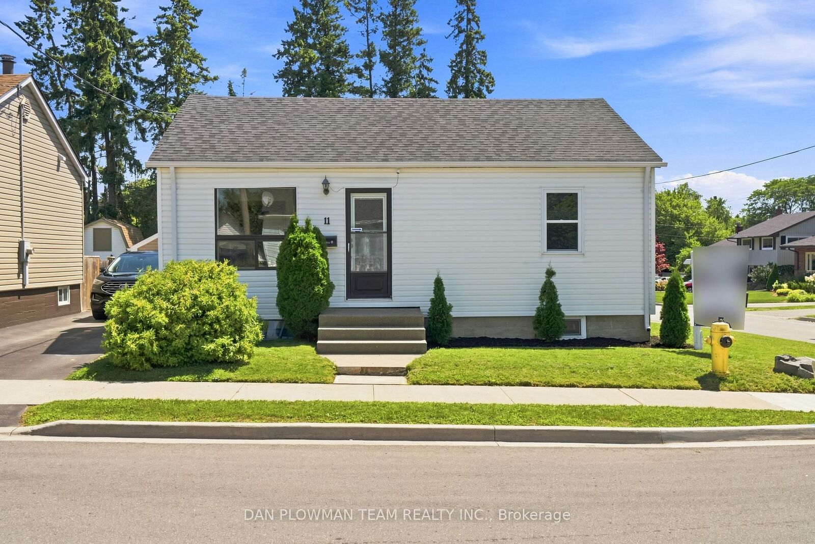 Property Photo:  11 Veterans Avenue  ON L1C 2C1 