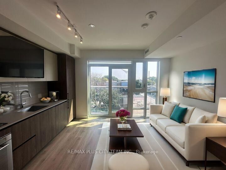 Property Photo:  150 Logan Avenue 542  ON M4M 0E4 