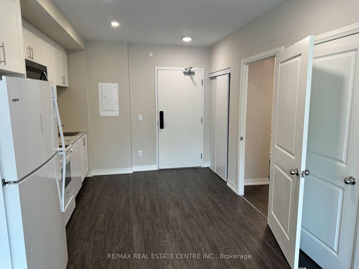 Property Photo:  50 Herrick Avenue 243  ON L2P 2T9 
