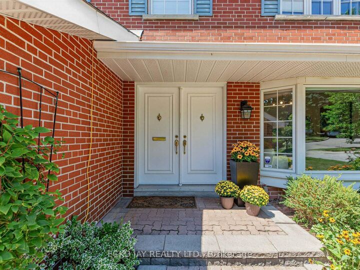 Property Photo: 22 Meadowglade Crescent ON M2J 1C7