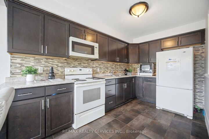 Property Photo:  43 Vodden Court 47  ON L6V 2V7 
