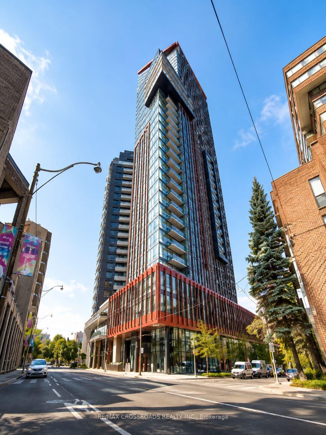 Property Photo:  32 Davenport Road 2406  ON M5R 0B5 
