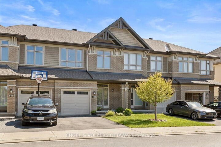 Property Photo:  556 Triangle Street  ON K2V 0M5 