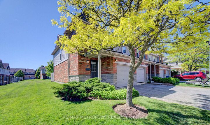Property Photo: 124 Gosling Gardens 37 ON N1G 5K6