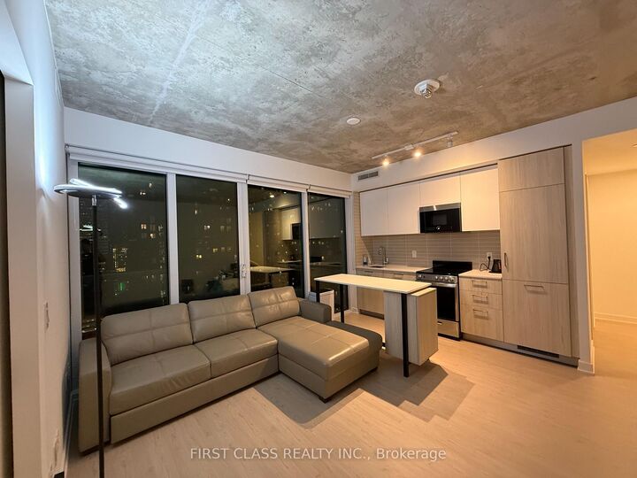 Property Photo: 65 Mutual Street 2804 ON M5B 2A9