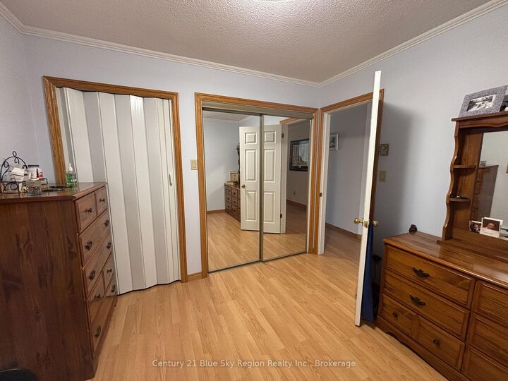 Photo de la propriété:  877 O'Brien Street  ON P1B 5W9 