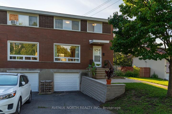 2732-2730 Colman Street — photo 1