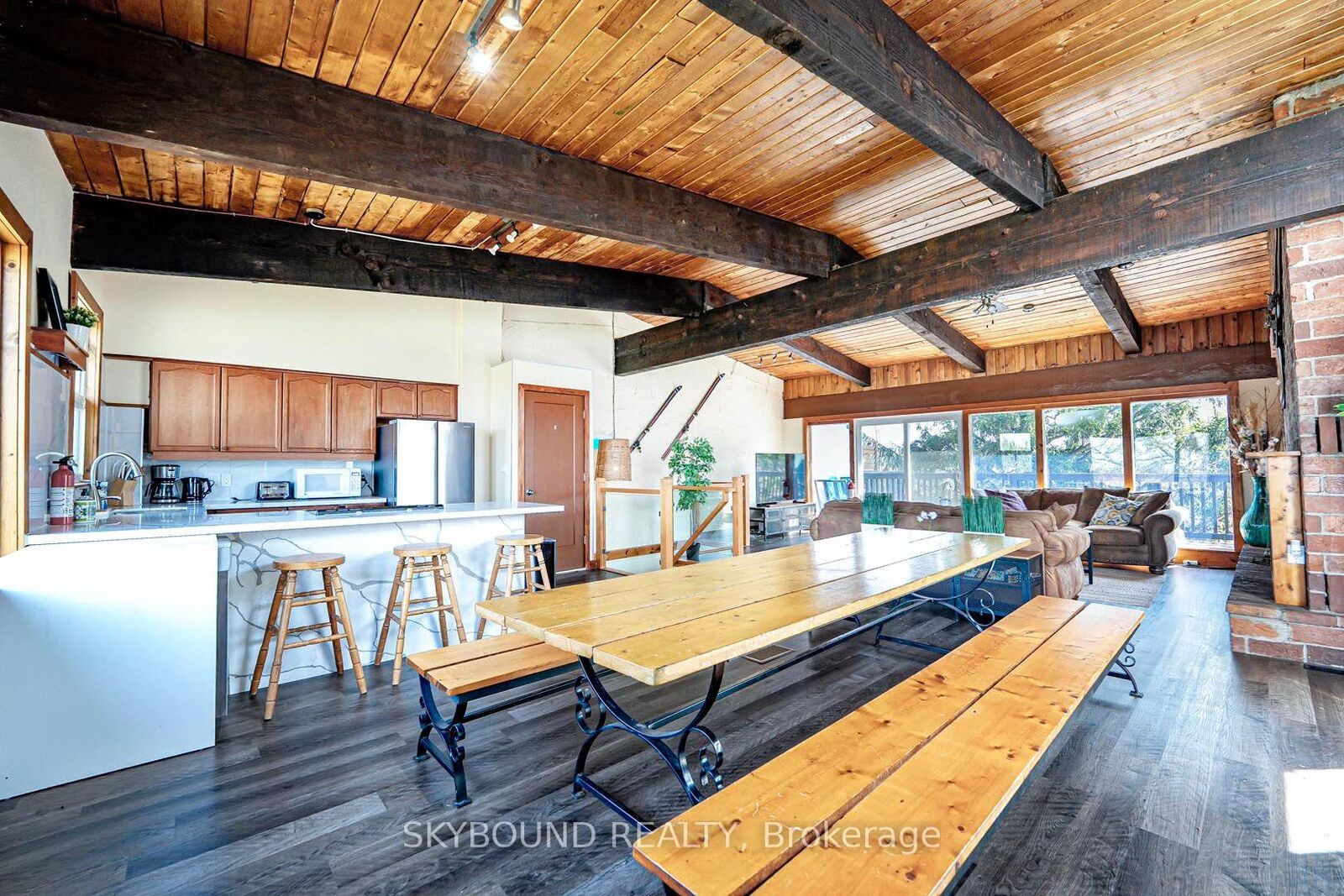 Property Photo: 157 Tyrolean Lane ON L9Y 0N3
