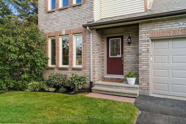 Property Photo: 32 Greer Street ON K2S 1H7