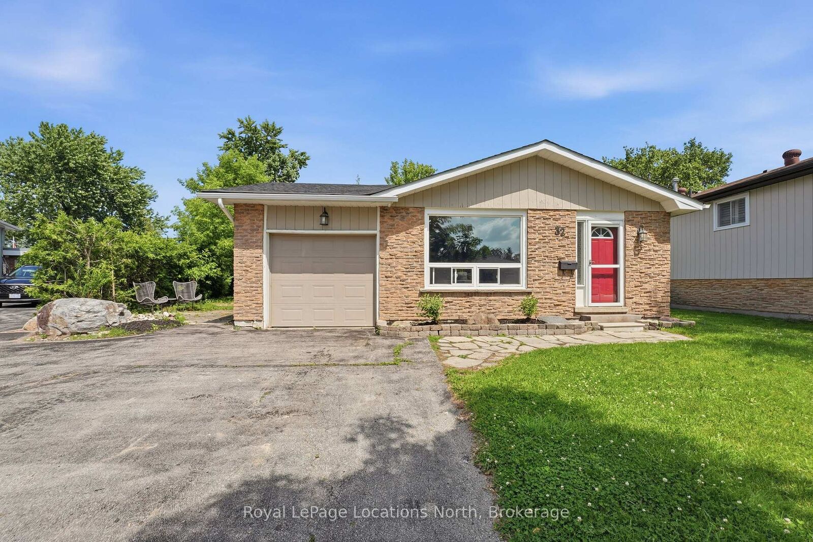 Property Photo: 32 Courtice Crescent ON L9Y 4G1