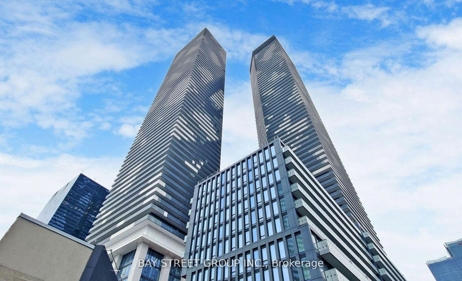 Property Photo: 55 Cooper Street 4102 ON M5E 0G1