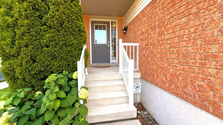 Property Photo: 115 Peach Blossom Crescent ON N2E 3Z7