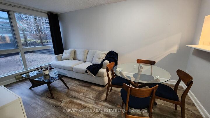 Property Photo:  7 Broadway Avenue 211  ON M4P 3C5 