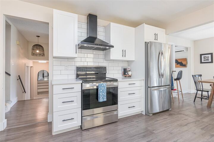Property Photo:  716 O'Brien Pl  BC V9R 6B1 