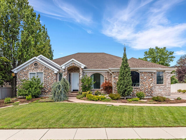 Property Photo: 2093 E 9510 S UT 84092