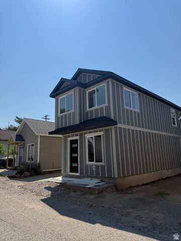 Property Photo:  924 E Place St  UT 84102 