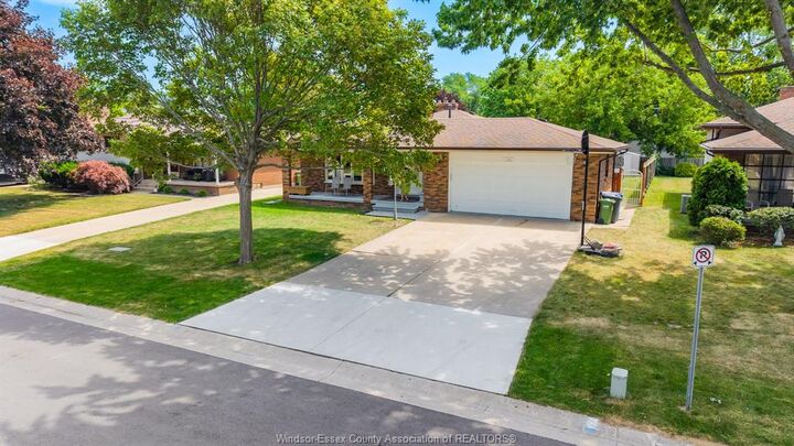 386 Woodridge — photo 1