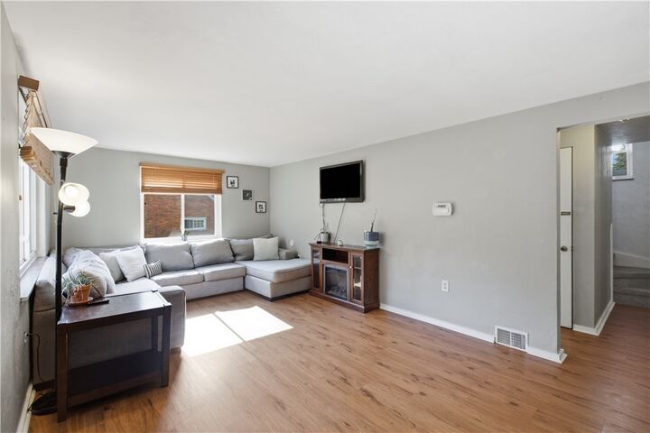 Property Photo:  225 Bernardi Dr  PA 15214 