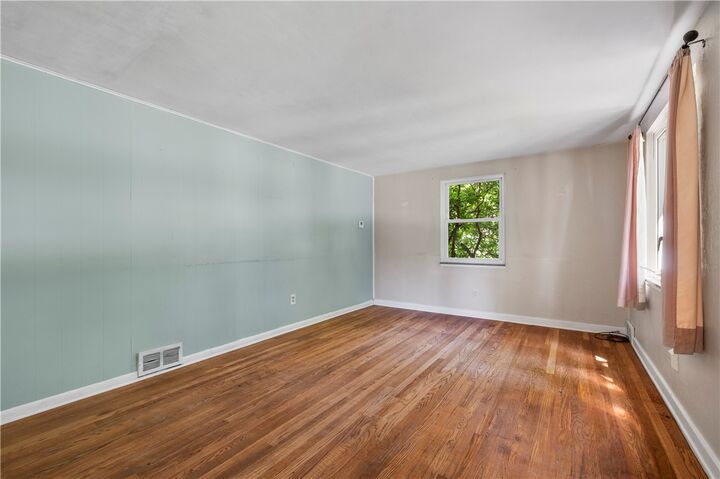 Property Photo:  3210 Thornwood Dr  PA 15102 