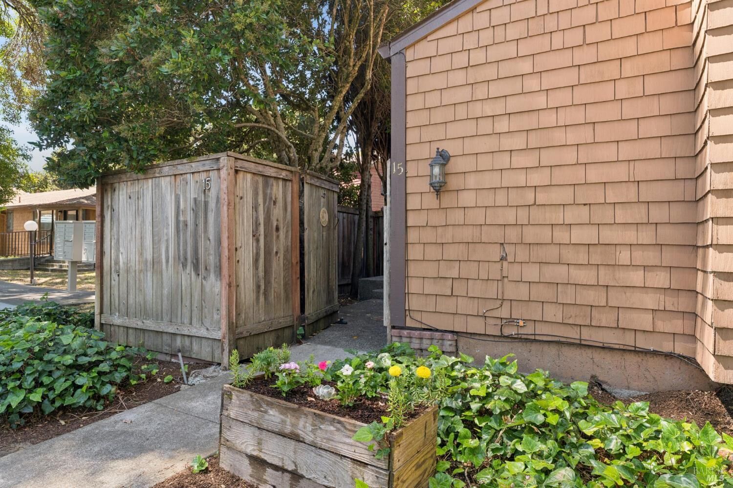 Property Photo: 850 E Cotati Avenue 15 CA 94931