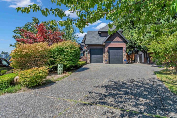 Property Photo: 15305 29A Avenue BC V4P 1G7