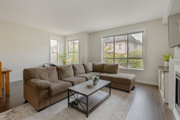 Property Photo: 10595 Delsom Crescent 22 BC V4C 0C2
