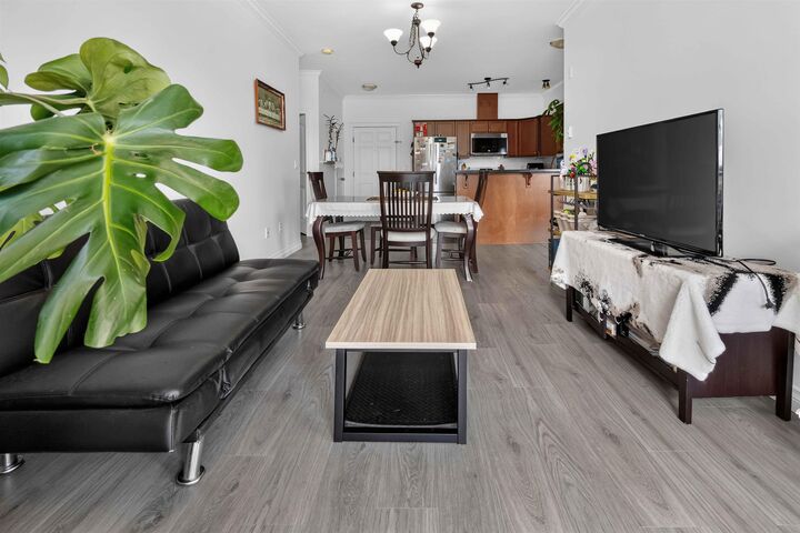 Property Photo: 46053 Chilliwack Central Road 304 BC V2P 1J5