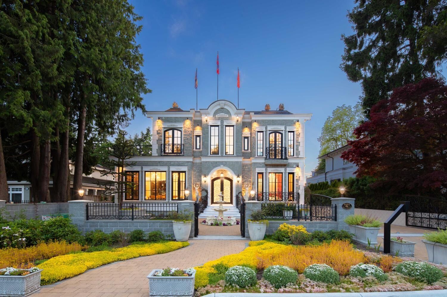 Property Photo: 8483 Wiltshire Street BC V6P 5H6