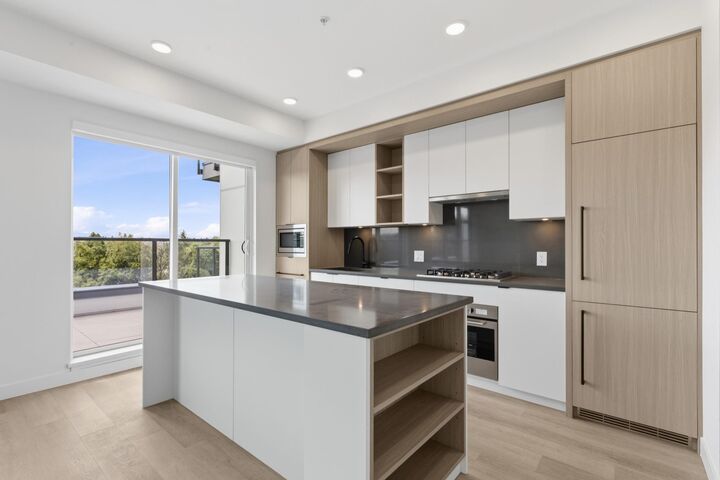 Property Photo: 2268 E Broadway 501 BC V5N 0L2