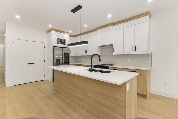 Property Photo: 32515 Higginbottom Court BC V2V 2T7