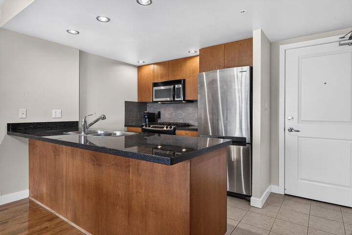 Property Photo:  6233 Katsura Street 907  BC V6Y 4K1 