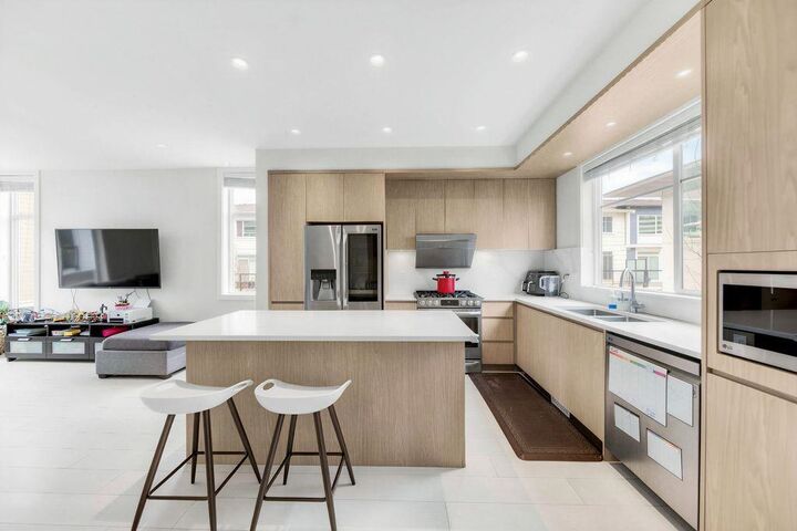 Property Photo: 2328 167A Street 14 BC V3Z 1H2