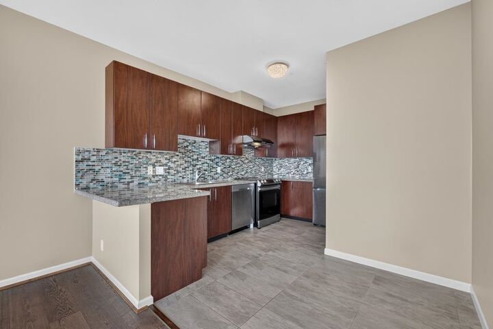 Property Photo:  7388 Sandborne Ave 1601  BC V3N 5C4 