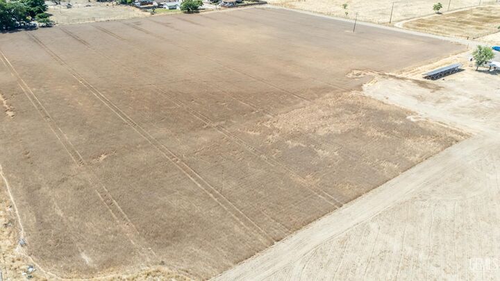 Property Photo:  3045 Emerson Way  CA 93313 