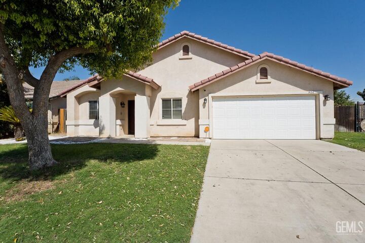 Property Photo: 404 Gandola Drive CA 93312