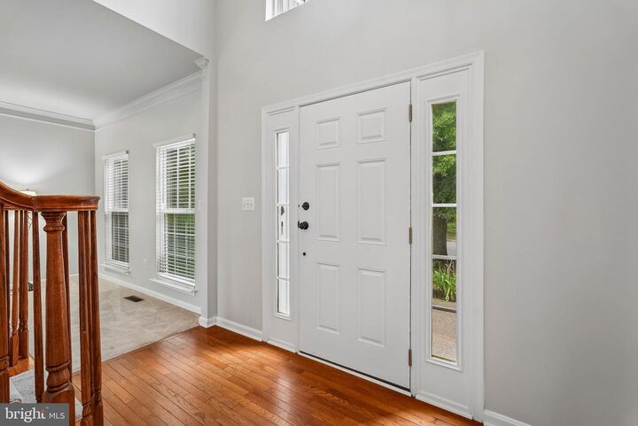 Property Photo: 952 Devonshire Circle VA 20132