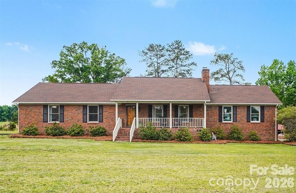 Property Photo: 650 Monticello Road SC 29720