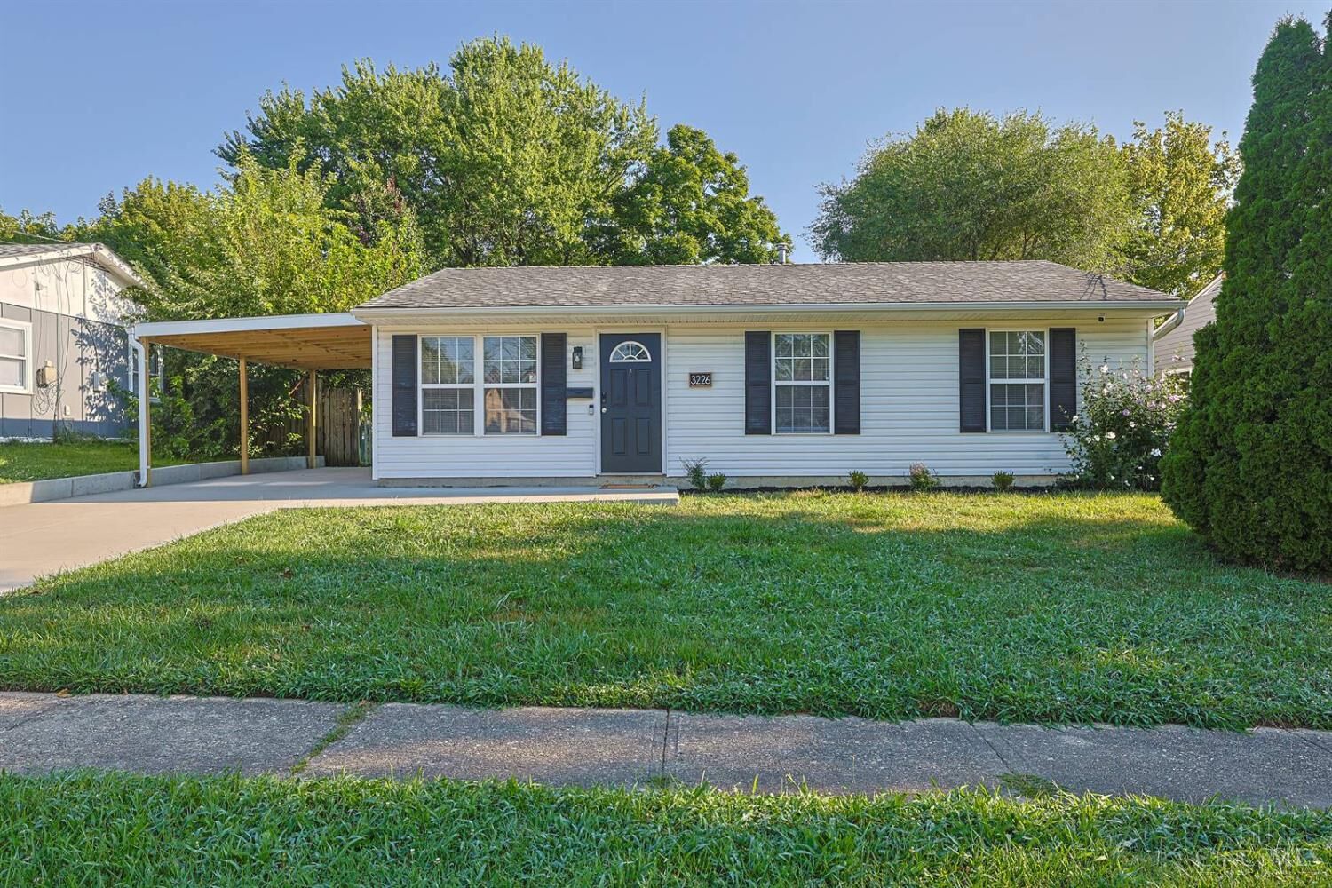 Property Photo: 3226 Deshler Drive OH 45251