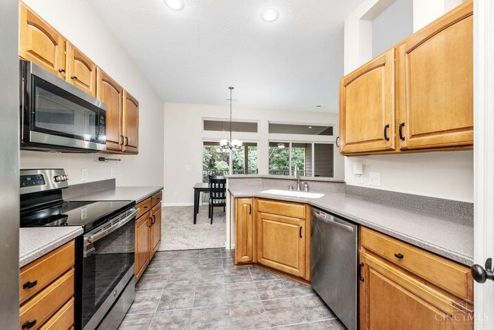 Property Photo: 5850 Stonebridge Circle OH 45150